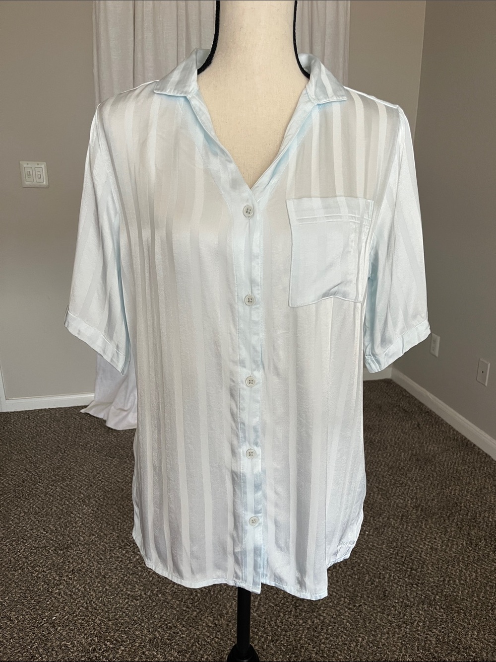 Tommy John Light Blue Jacquard Striped Satin Short Sleeve PJ Shirt Size Small